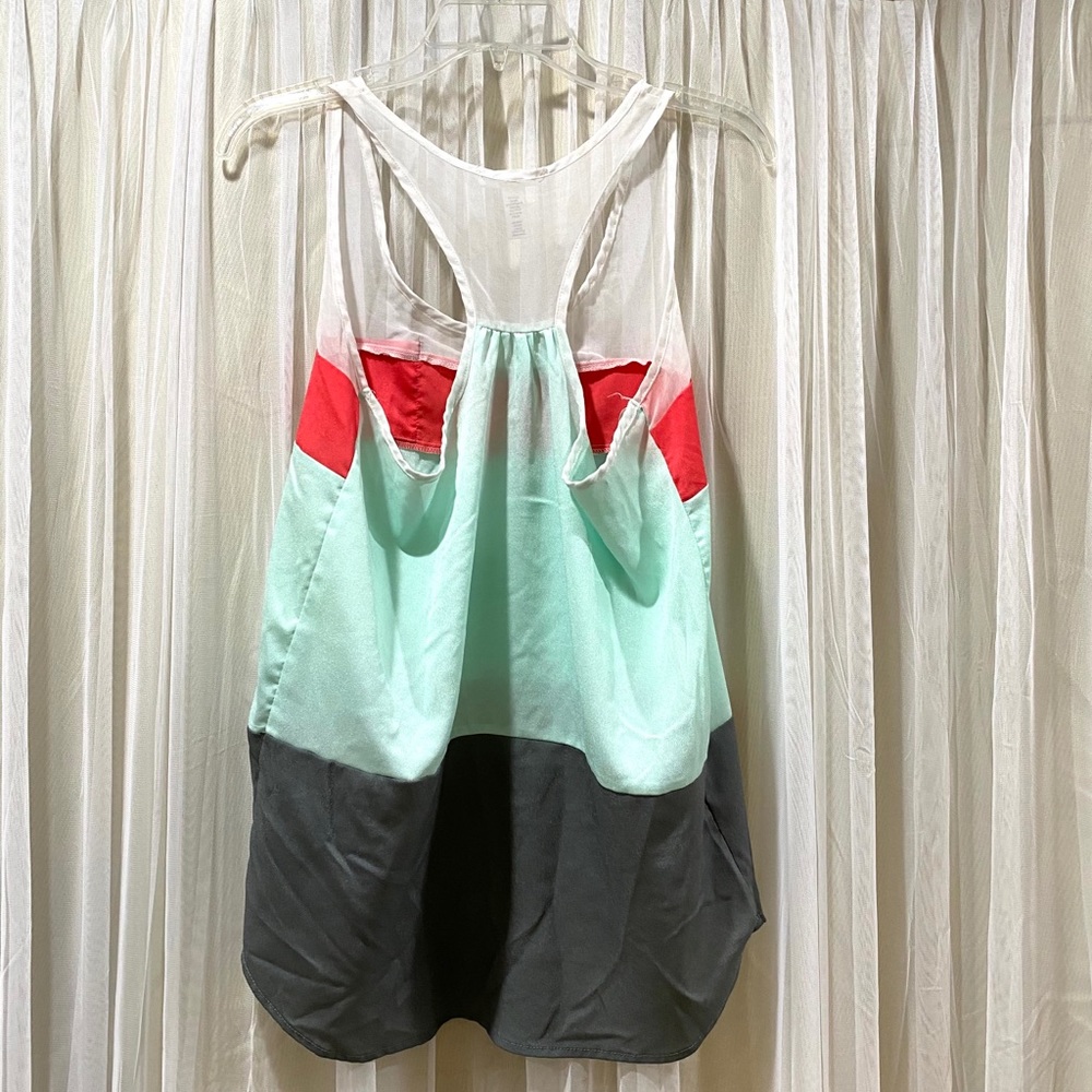 Razorback Color‎ Block Tank 💚 - Picture 4 of 5